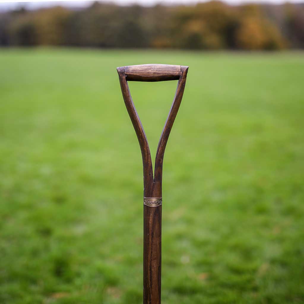 border fork wooden Y shaped handle close up